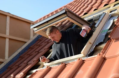 Pose de fenêtres de toit Velux à Nurieux-Volognat